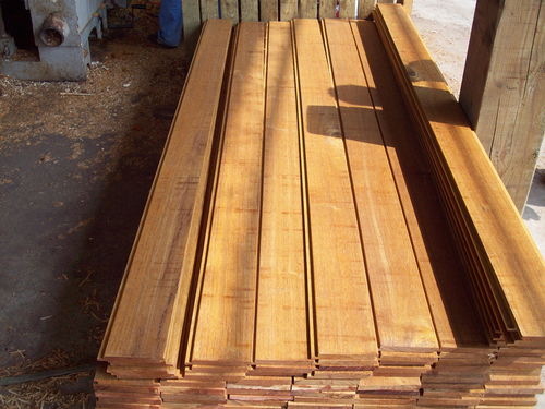 印尼木材出口增加,却被集装箱短缺绊住了脚